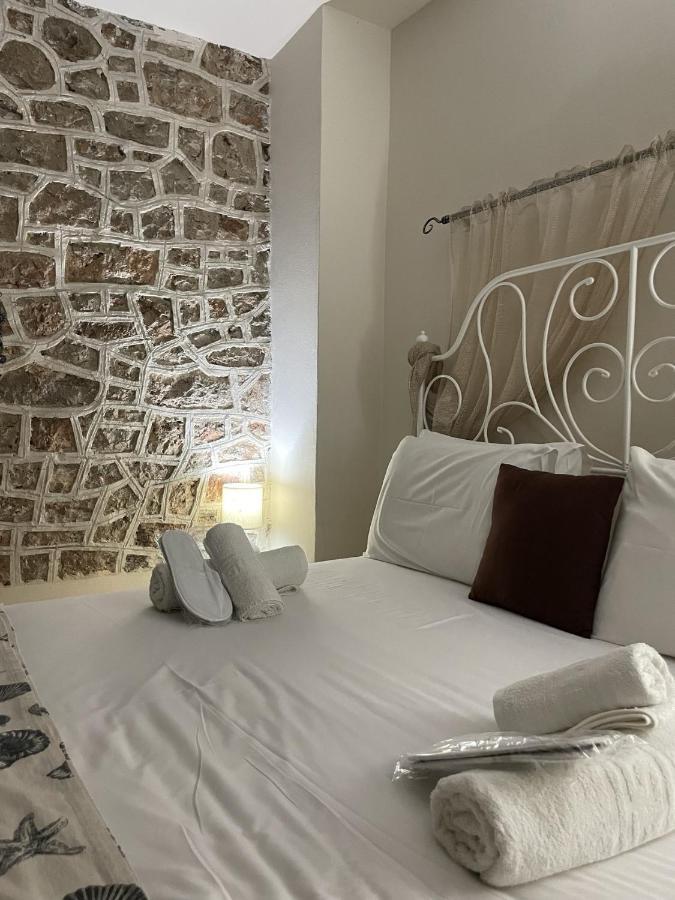 Marina Castellana Studios II Chalki Town Екстериор снимка
