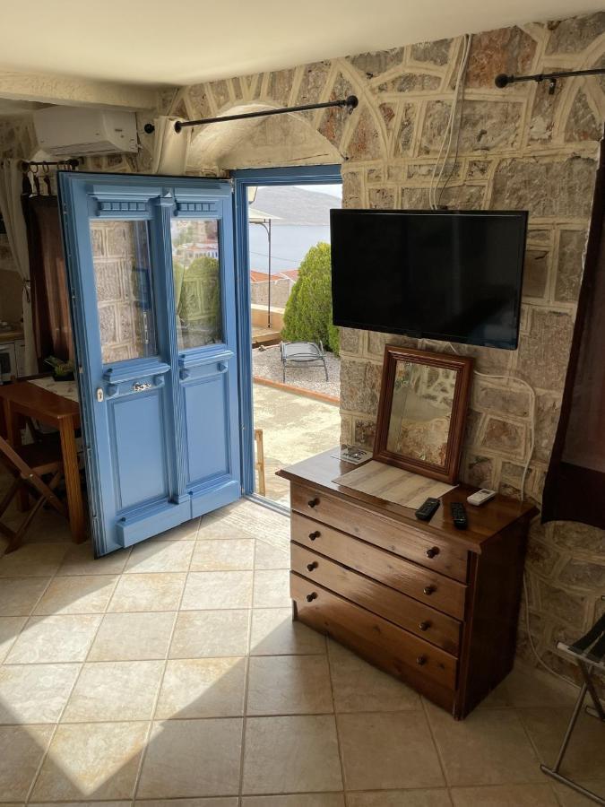 Marina Castellana Studios II Chalki Town Екстериор снимка