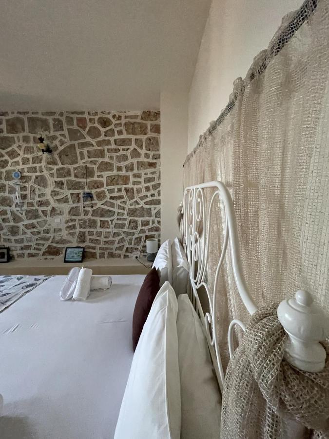 Marina Castellana Studios II Chalki Town Екстериор снимка