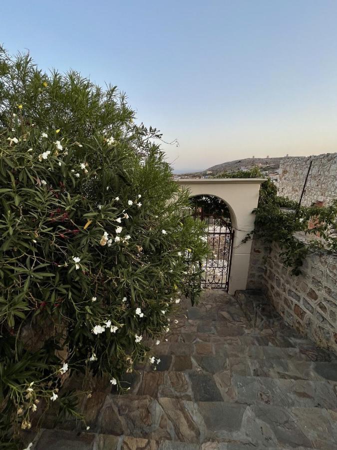 Marina Castellana Studios II Chalki Town Екстериор снимка