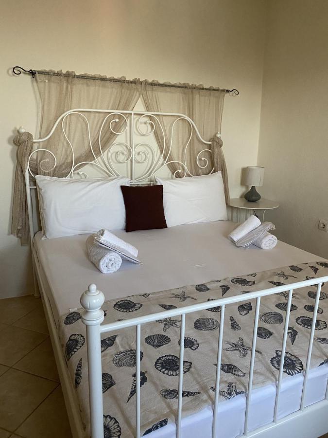 Marina Castellana Studios II Chalki Town Екстериор снимка