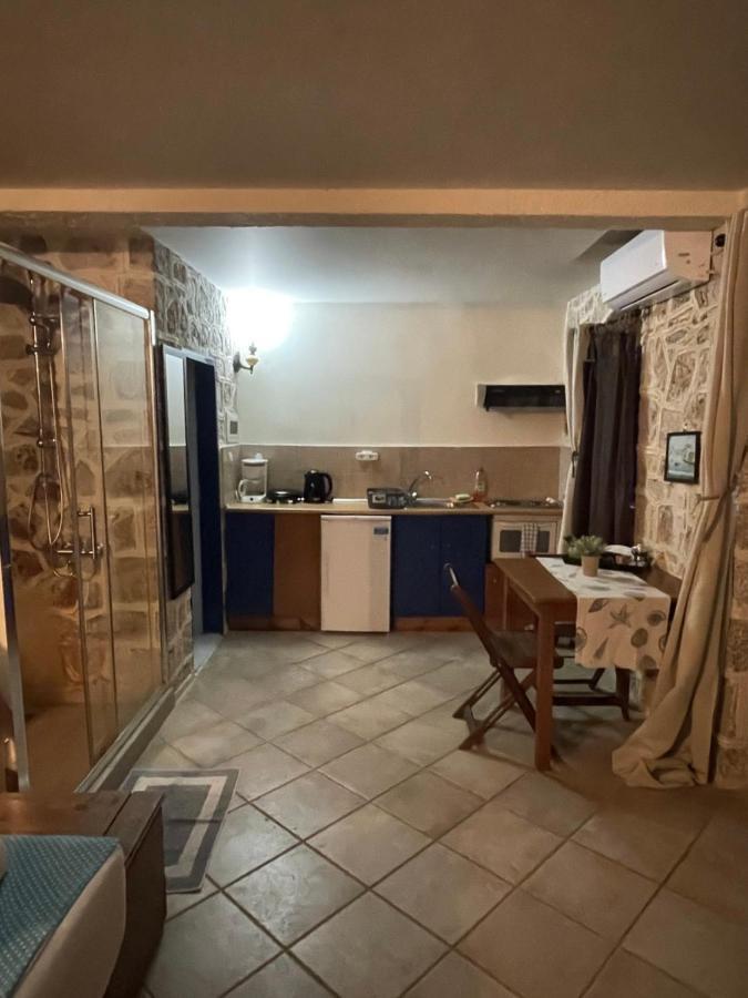 Marina Castellana Studios II Chalki Town Екстериор снимка