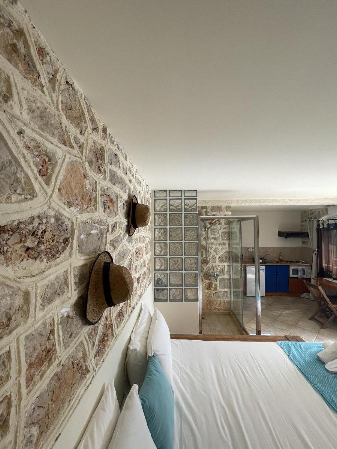Marina Castellana Studios II Chalki Town Екстериор снимка