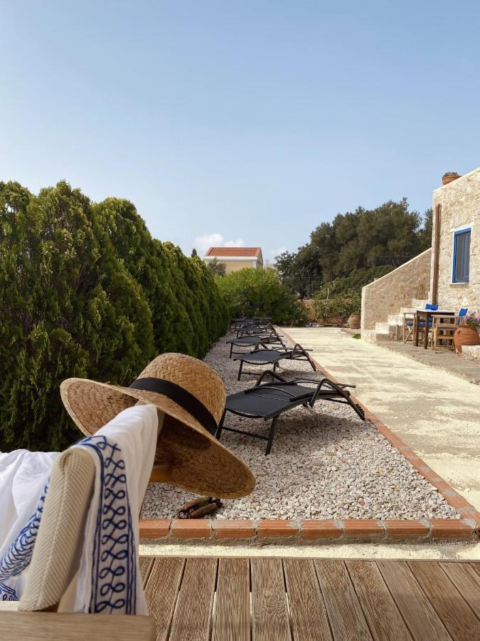 Marina Castellana Studios II Chalki Town Екстериор снимка