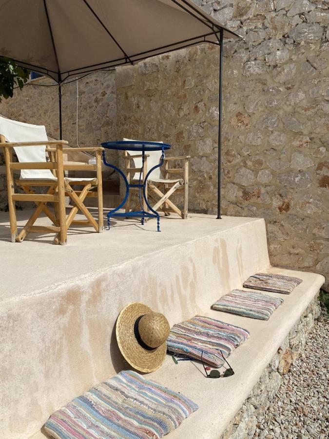 Marina Castellana Studios II Chalki Town Екстериор снимка