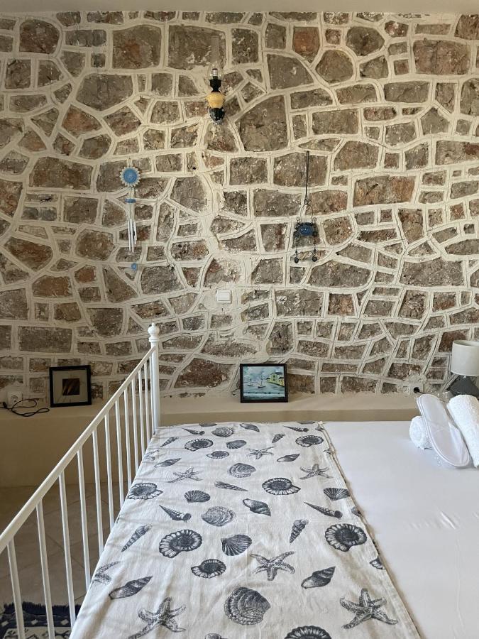 Marina Castellana Studios II Chalki Town Екстериор снимка