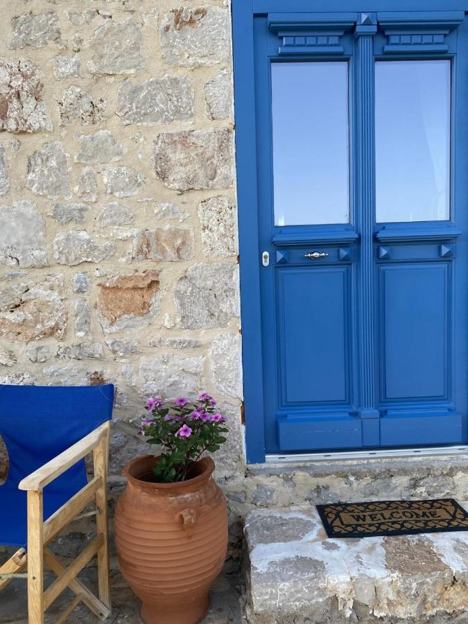 Marina Castellana Studios II Chalki Town Екстериор снимка