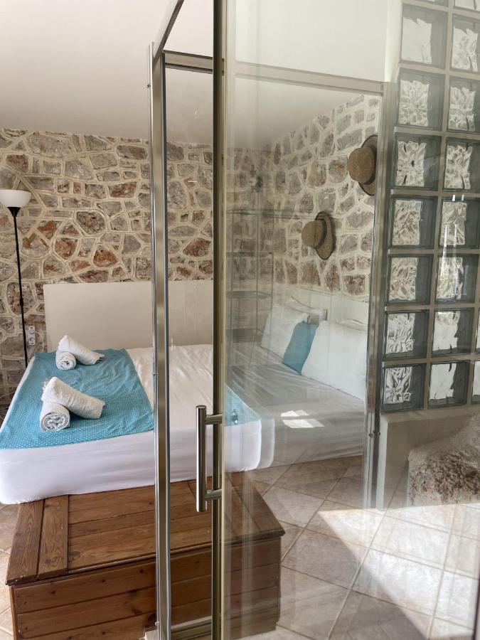 Marina Castellana Studios II Chalki Town Екстериор снимка